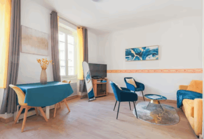 vue pièce à vivre_porte entrée.png